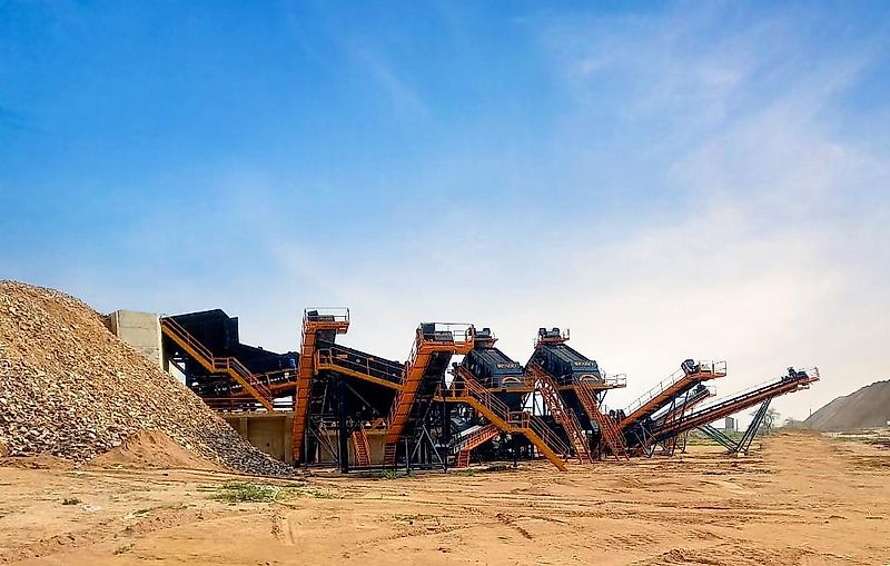 Fabo STATIONARY CRUSHING SCREENG PLANT WITH APRON & WOBBLER FEEDER
