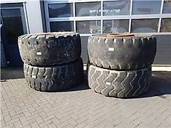 Case 921C-Michelin 26.5R25-Tire/Reifen/Band