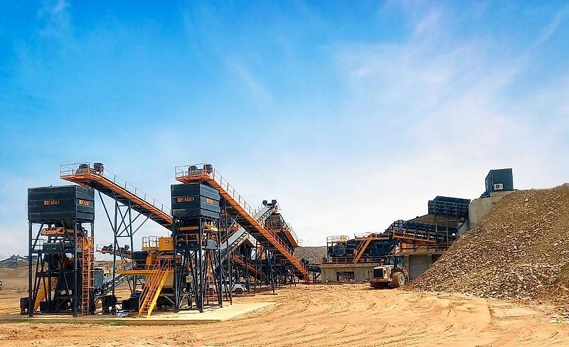 Fabo STATIONARY CRUSHING SCREENG PLANT WITH APRON & WOBBLER FEEDER