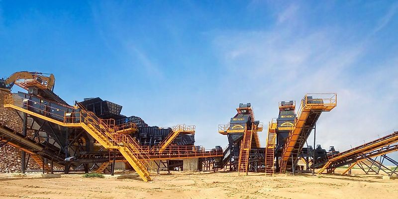 Fabo STATIONARY CRUSHING SCREENG PLANT WITH APRON & WOBBLER FEEDER
