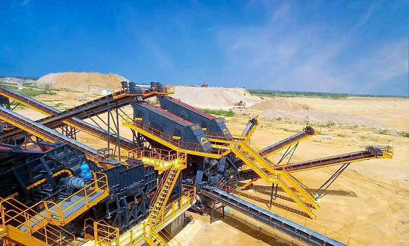 Fabo STATIONARY CRUSHING SCREENG PLANT WITH APRON & WOBBLER FEEDER